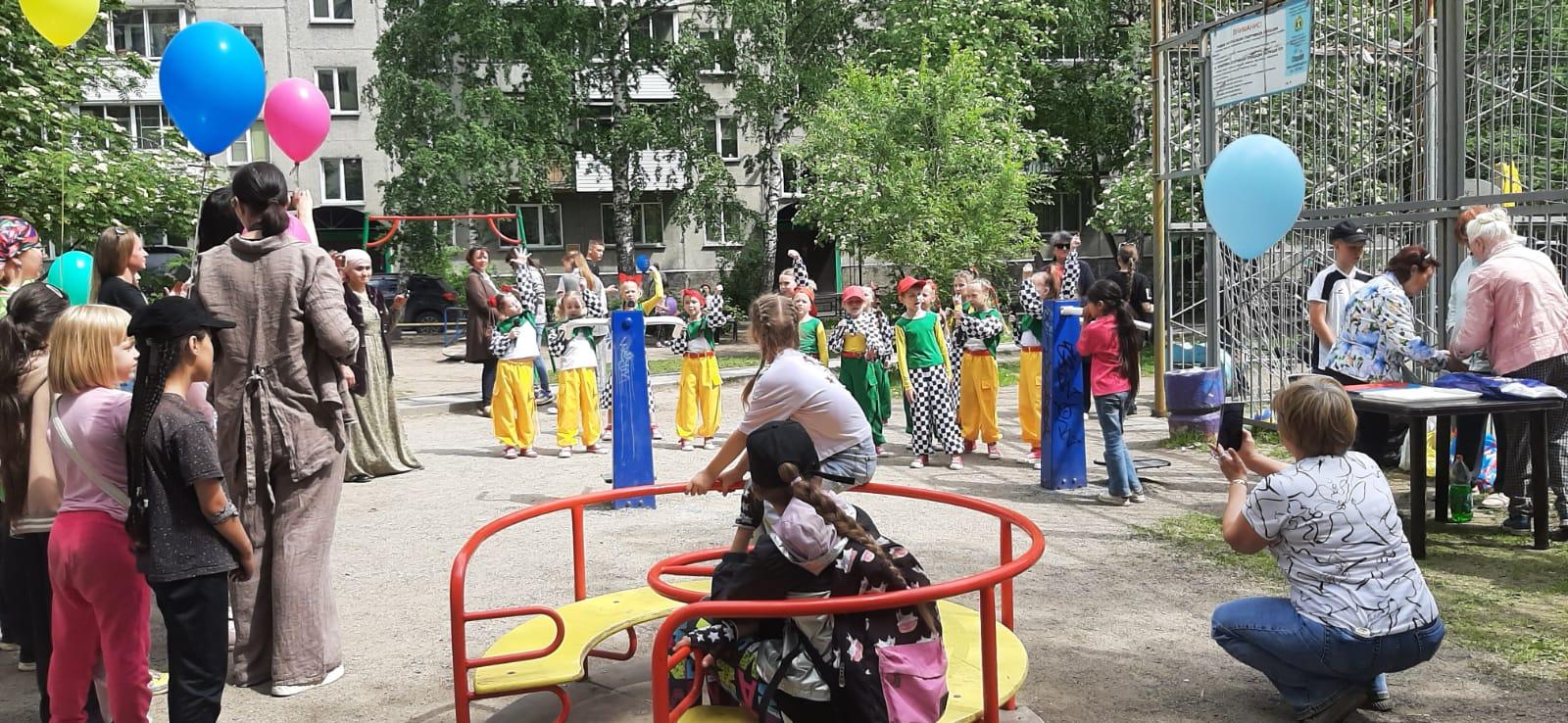 Фото «Лето — это период активного возрастания»: в Новосибирске продолжаются детские праздники к Дню защиты детей 2